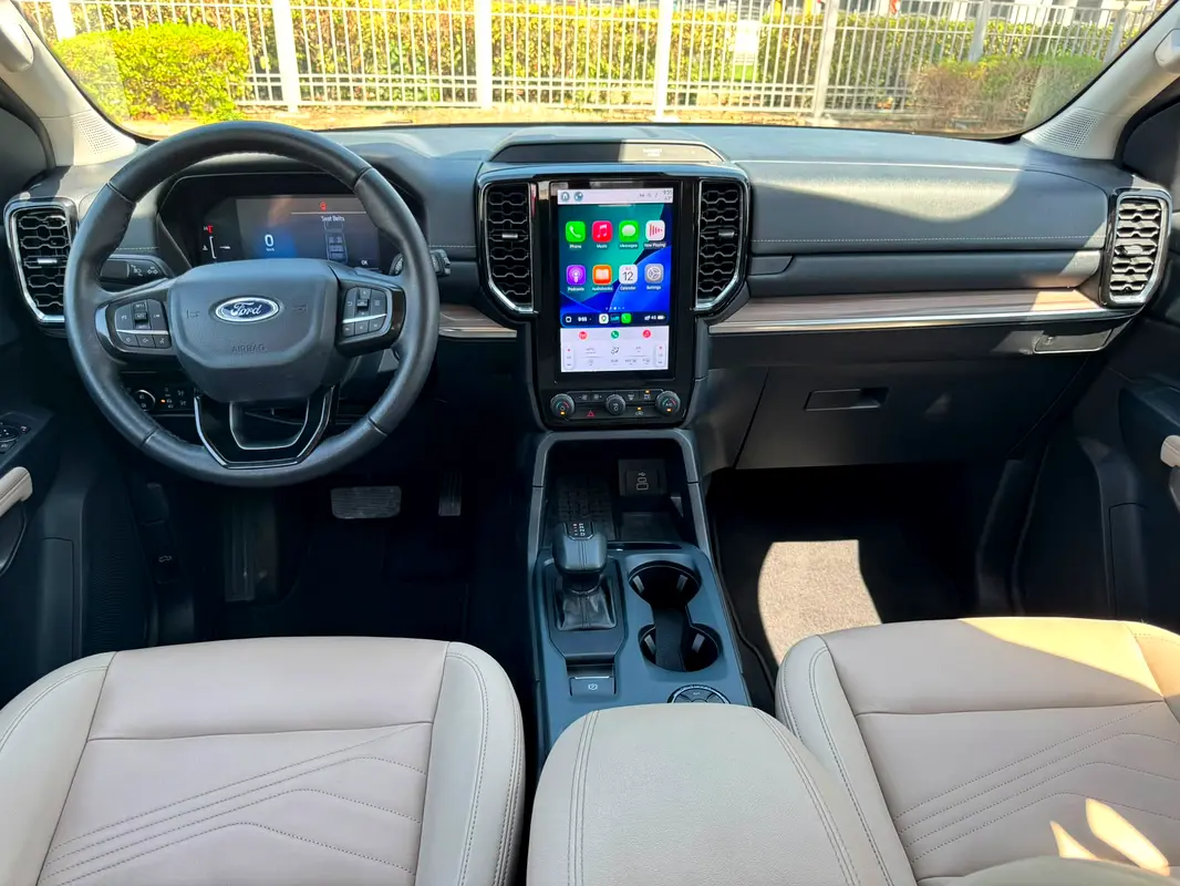 Ford Everest, 2024 — фото 8 из 10