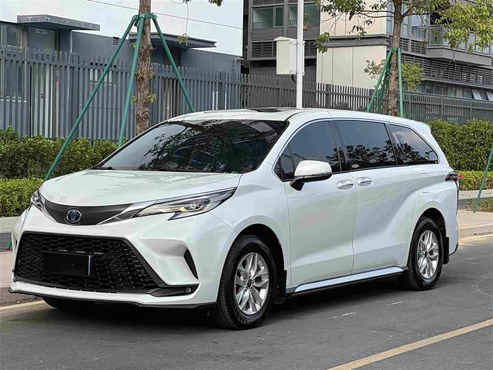 Toyota Granvia, 2023 — купить в Самаре под ключ