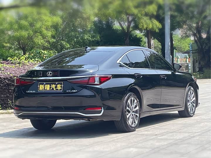 Lexus ES, 2023 — фото 4 из 9