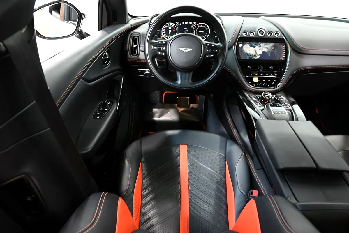 Aston Martin DBX, 2023 — фото 9 из 10