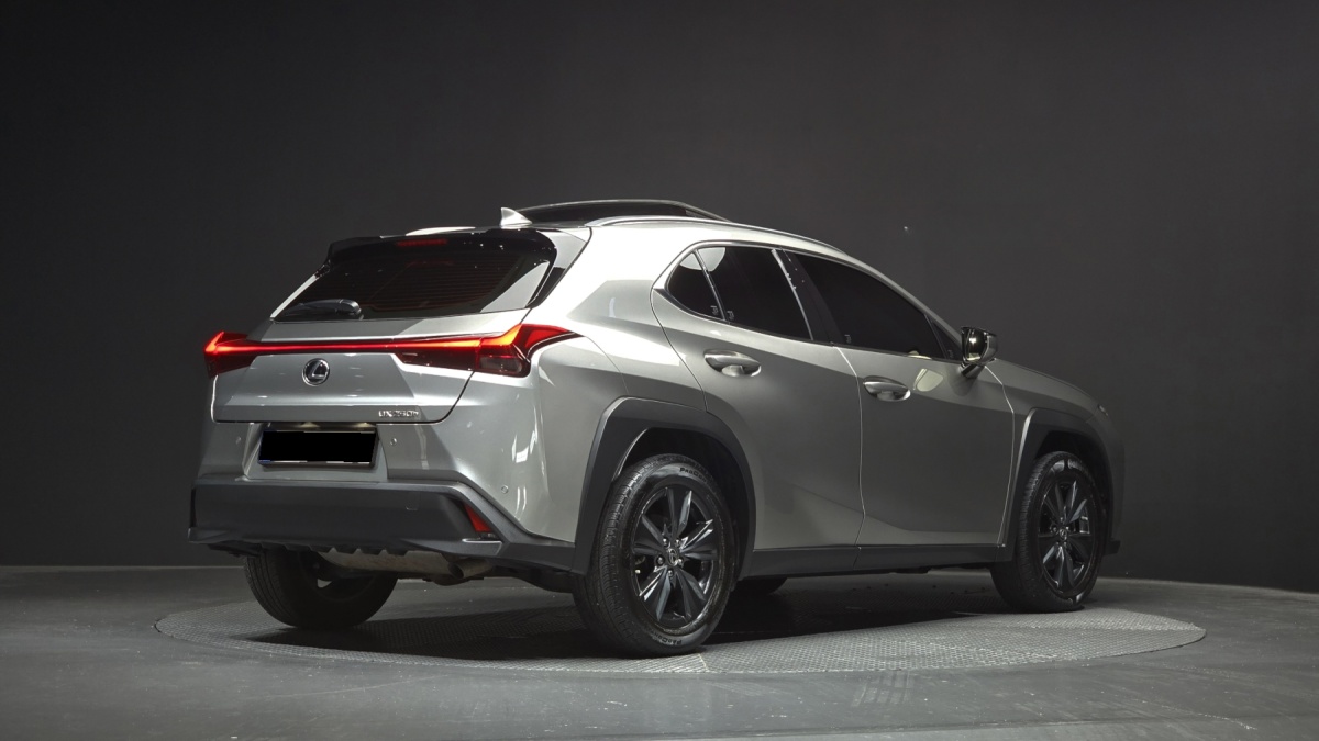 Lexus UX, 2023 — фото 2 из 12