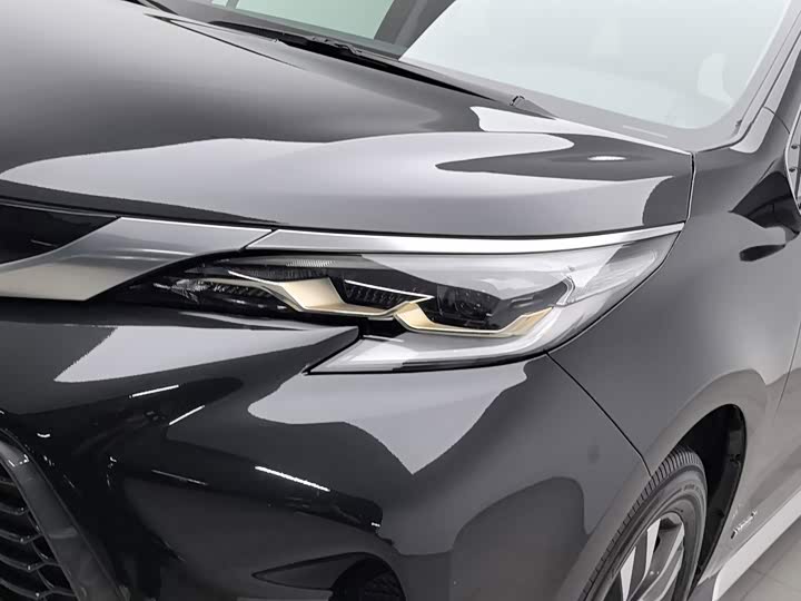 Toyota Granvia, 2024 — фото 7 из 9
