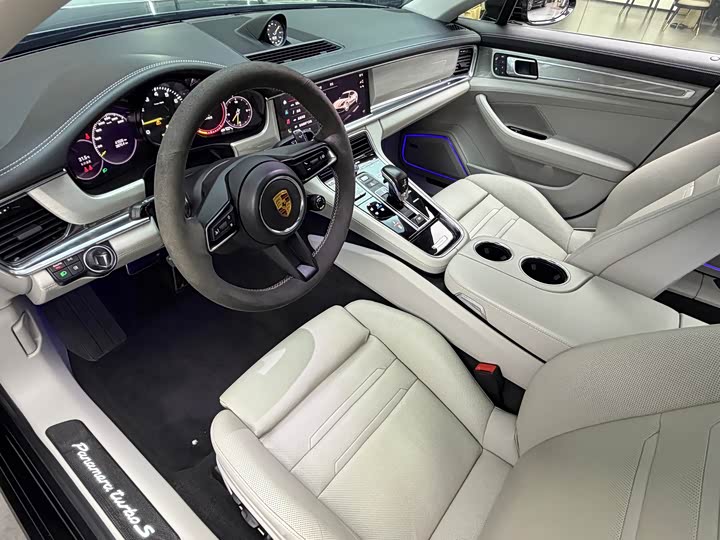 Porsche Panamera Hybrid, 2022 — фото 8 из 9