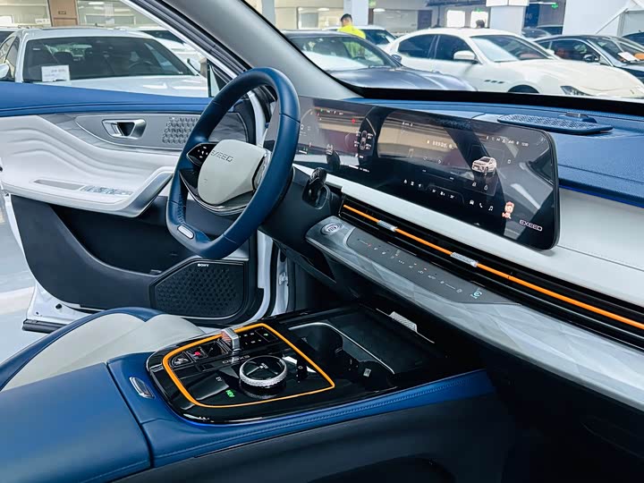 Exeed LX C-DM Hybrid, 2023 — фото 7 из 9