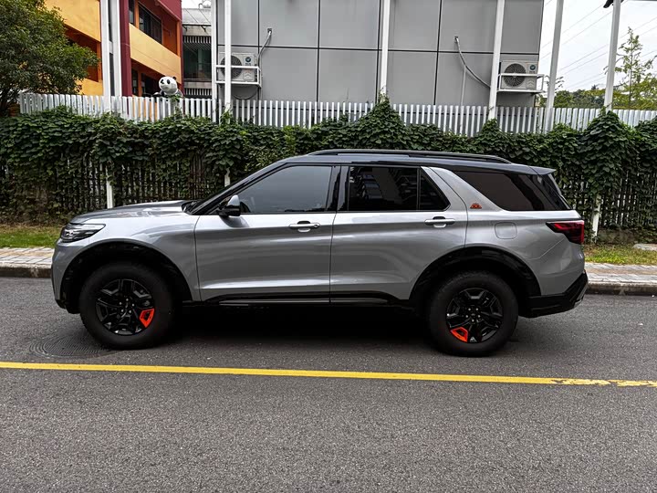 Ford Explorer, 2025 — фото 7 из 9