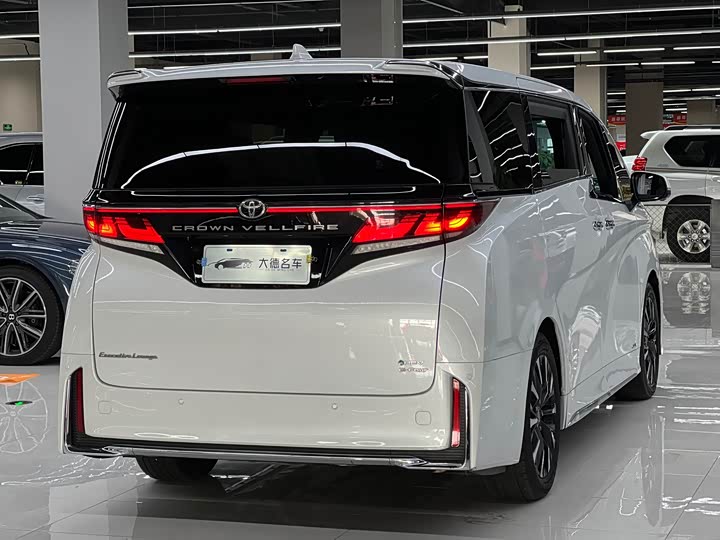 Toyota Vellfire, 2023 — фото 4 из 9