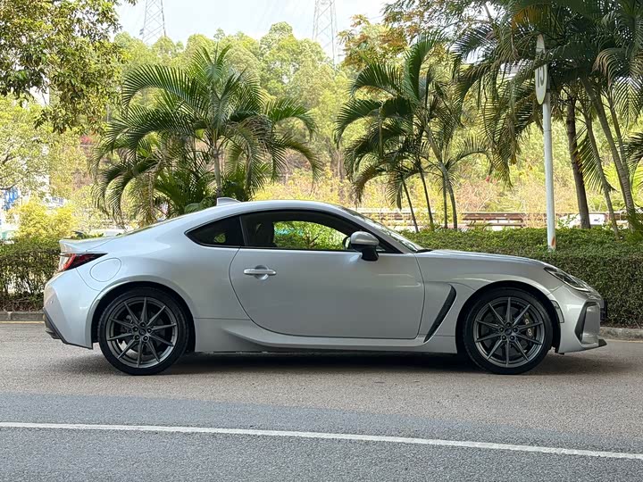 Subaru BRZ, 2023 — фото 7 из 9