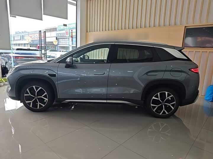 BYD Song L DM-i Hybrid, 2024 — фото 5 из 9