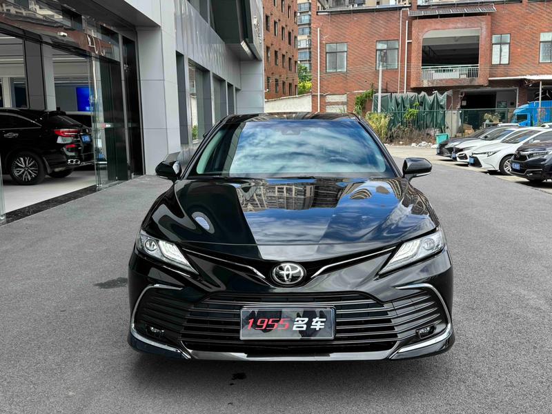 Toyota Camry, 2022 — фото 2 из 10