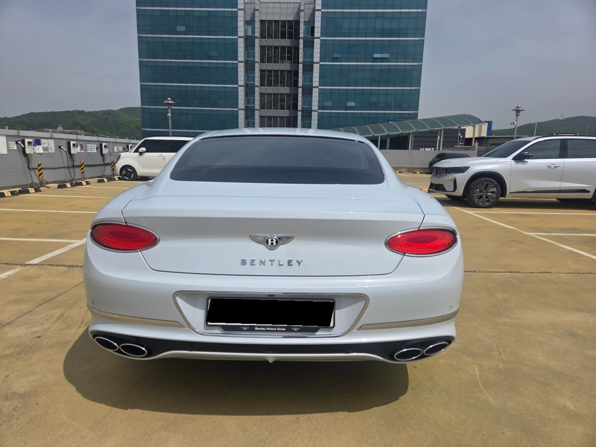 Bentley Continental GT, 2022 — фото 4 из 12