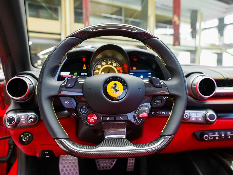 Ferrari 812, 2022 — фото 10 из 12