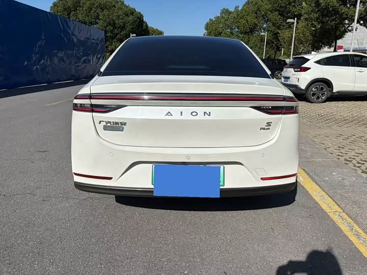 GAC Aion S Plus, 2022 — фото 8 из 9