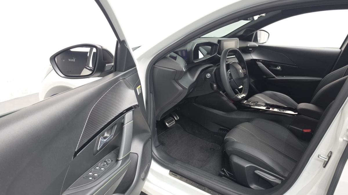 Peugeot 208, 2022 — фото 10 из 12