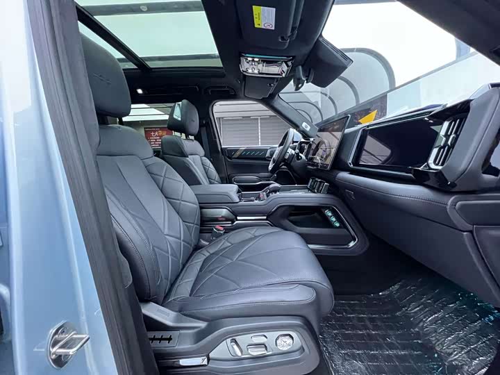 BYD FangChengBao Leopard 8, 2024 — фото 7 из 9