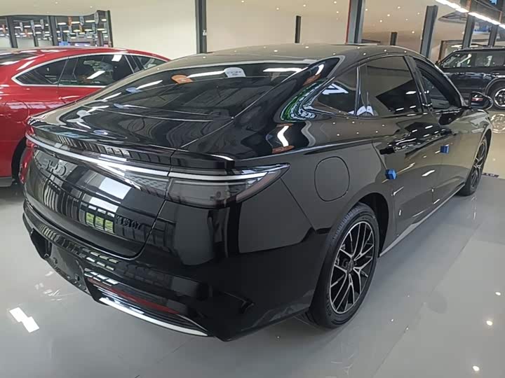 BYD Seal 07 DM-i Hybrid, 2025 — фото 6 из 9