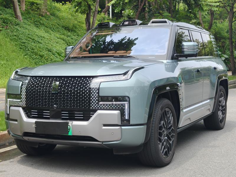 BYD Yangwang U8, 2023 — купить в Курске под ключ