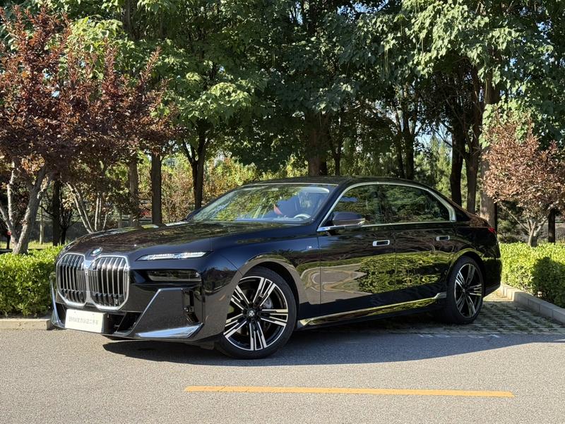 BMW 7 Series, 2025 — купить в Саратове под ключ