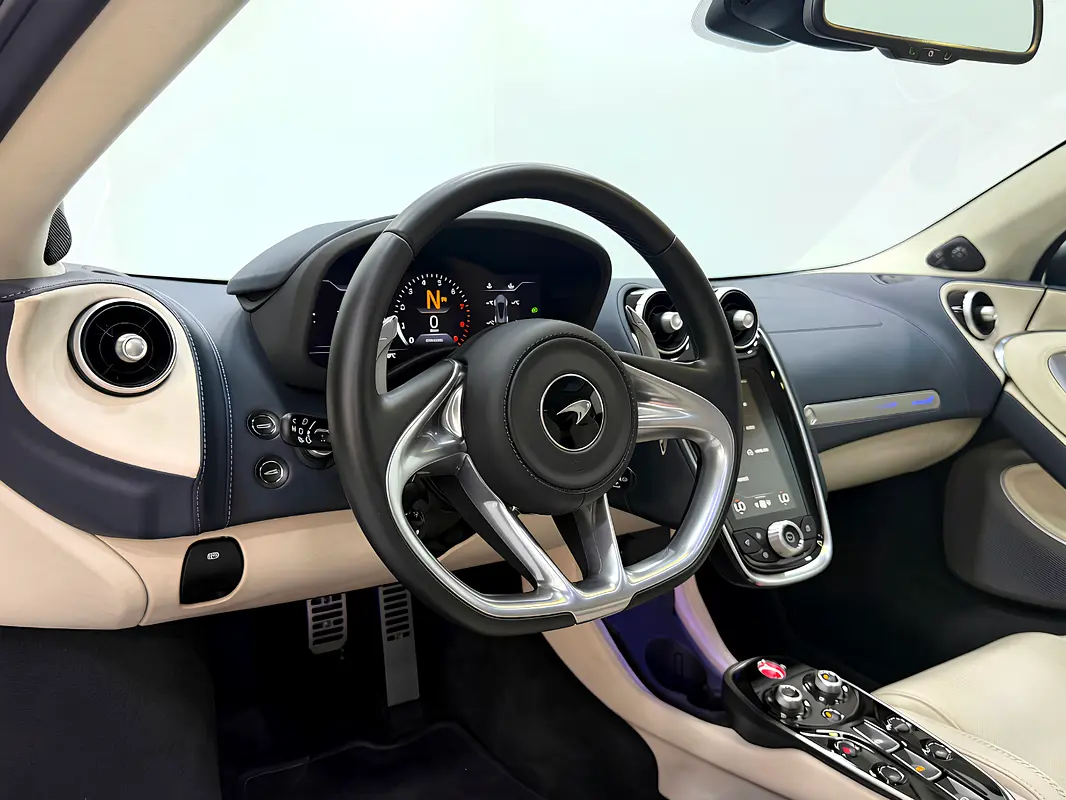 McLaren GT, 2023 — фото 9 из 10