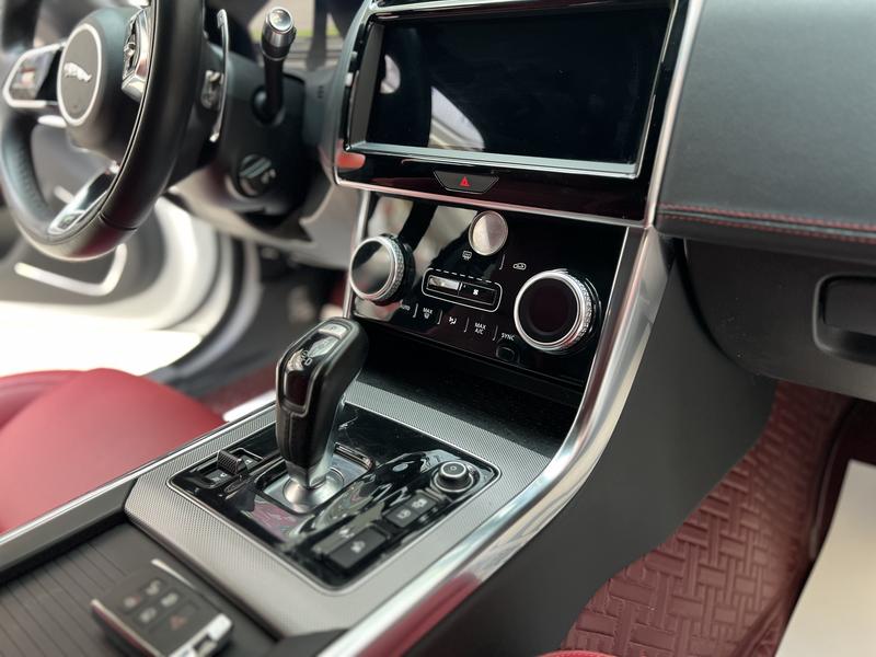 Jaguar XE L, 2022 — фото 10 из 12