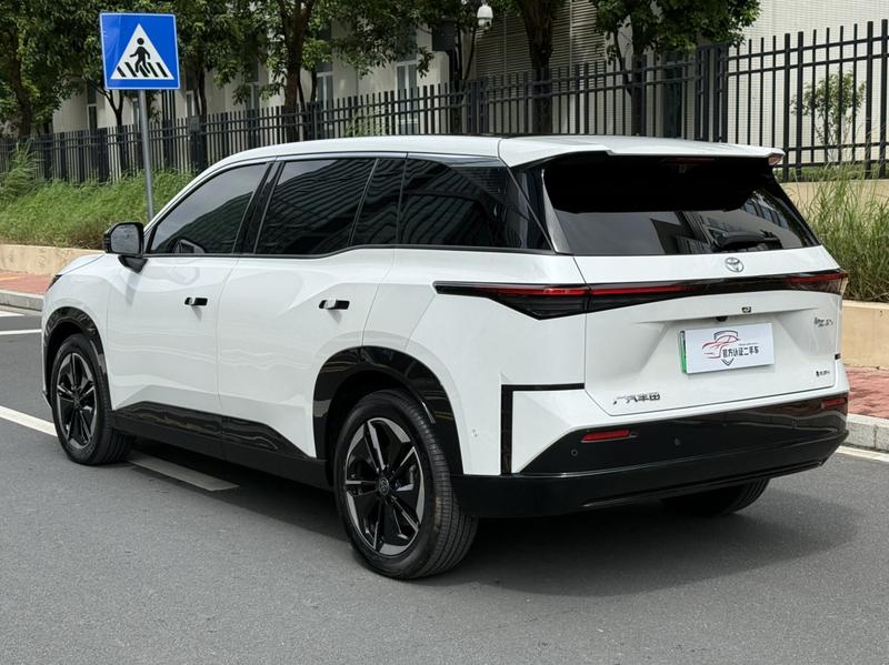 Toyota bZ3X, 2025 — фото 5 из 12