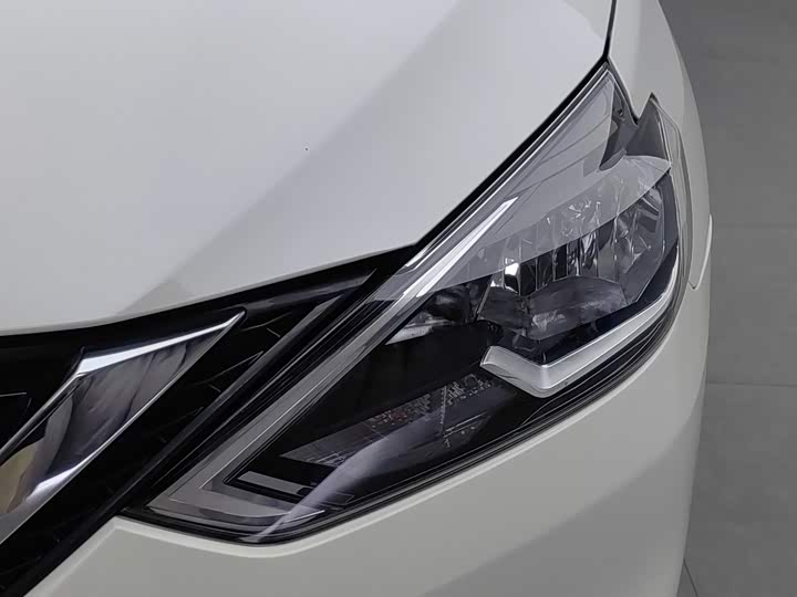 Nissan Sylphy, 2023 — фото 7 из 9