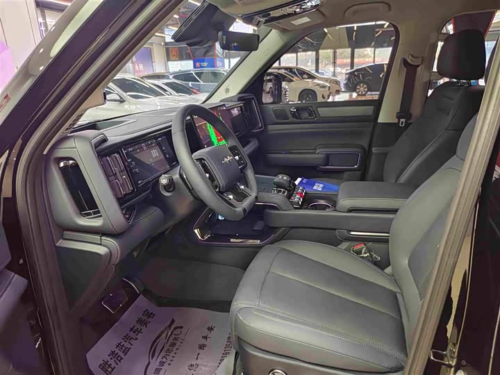 BYD FangChengBao Leopard 5, 2026 — фото 8 из 9