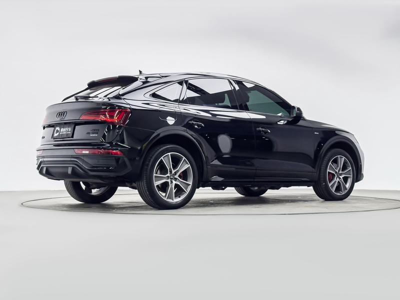 Audi Q5L Sportback, 2022 — фото 7 из 12