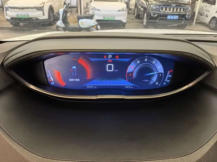 Peugeot 5008, 2022 — фото 8 из 9