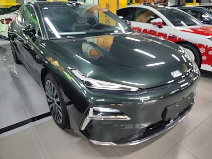 Geely Galaxy Starshine 8 EM-i, 2025 — фото 4 из 9