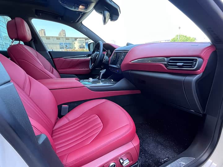 Maserati Levante, 2021 — фото 3 из 7