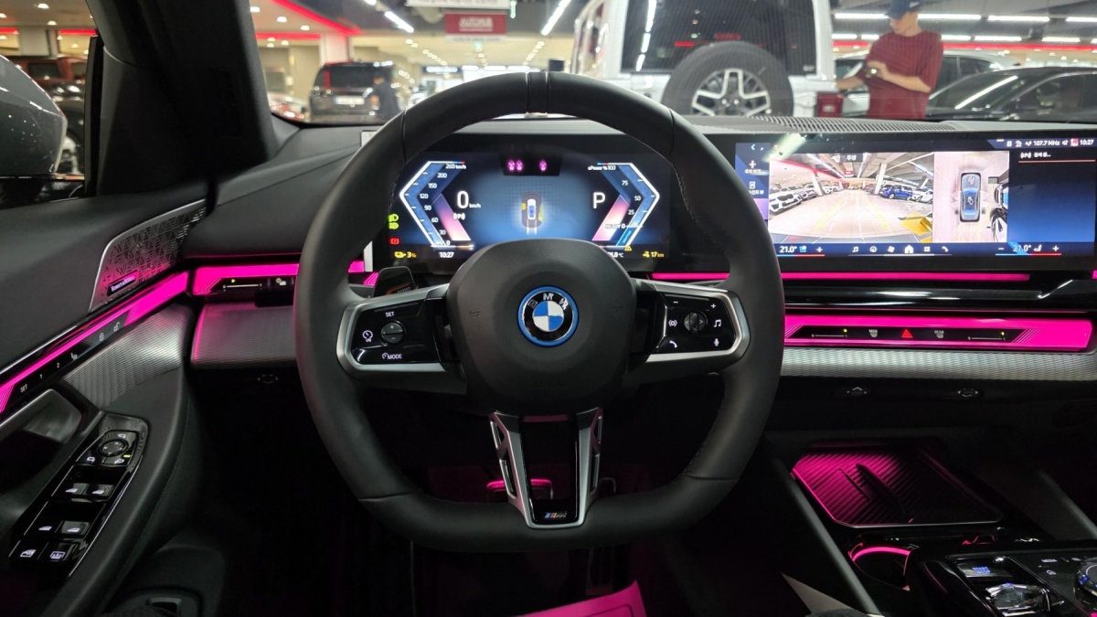 BMW i5, 2026 — фото 10 из 12