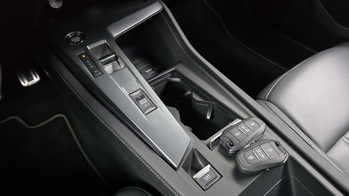 Peugeot 308, 2023 — фото 9 из 12