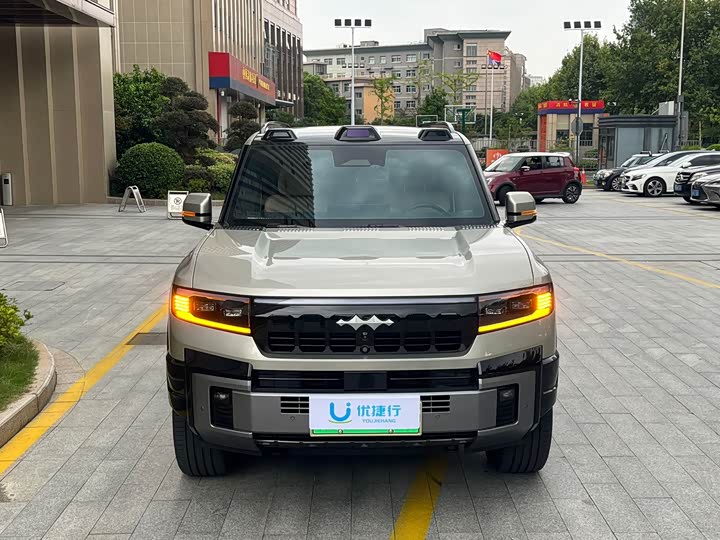 BYD FangChengBao Leopard 8, 2024 — фото 2 из 9