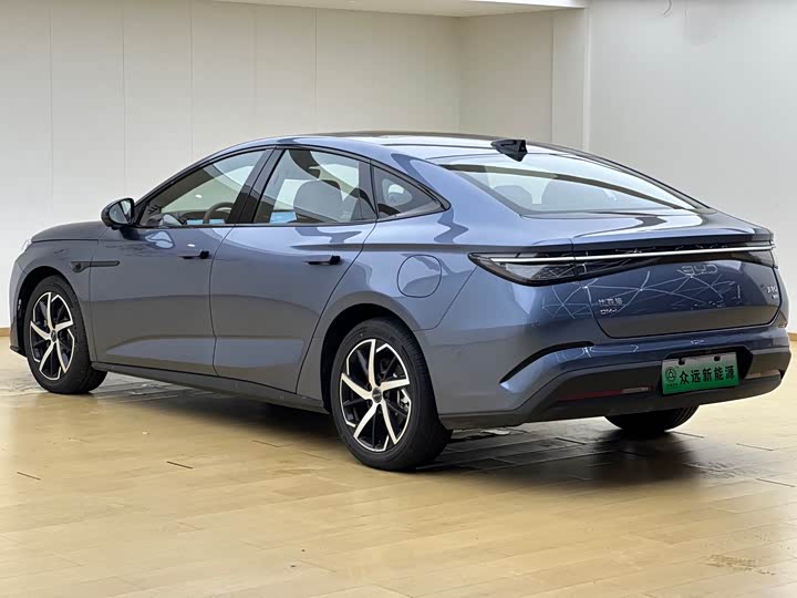 BYD Seal 07 DM-i Hybrid, 2026 — фото 5 из 9