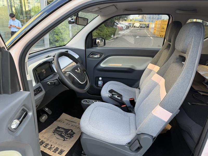 Wuling Mini EV, 2023 — фото 8 из 11