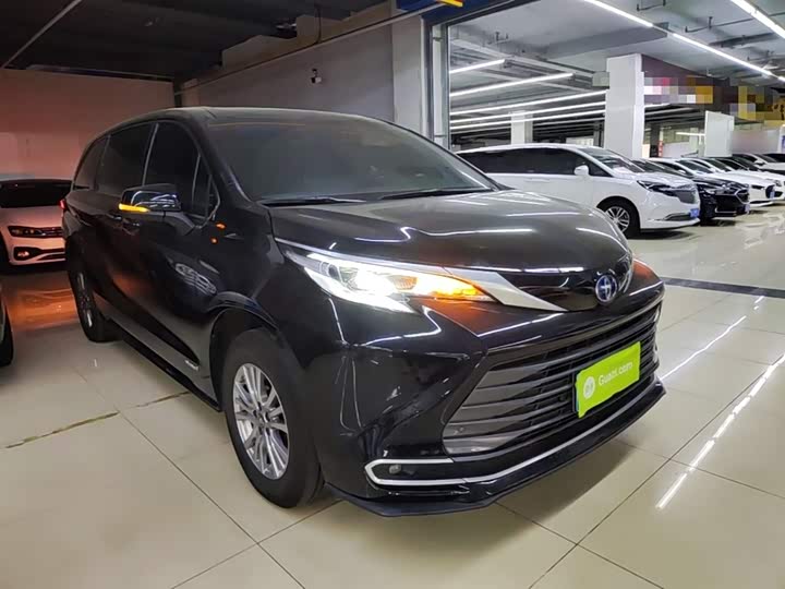 Toyota Sienna, 2022 — фото 4 из 9