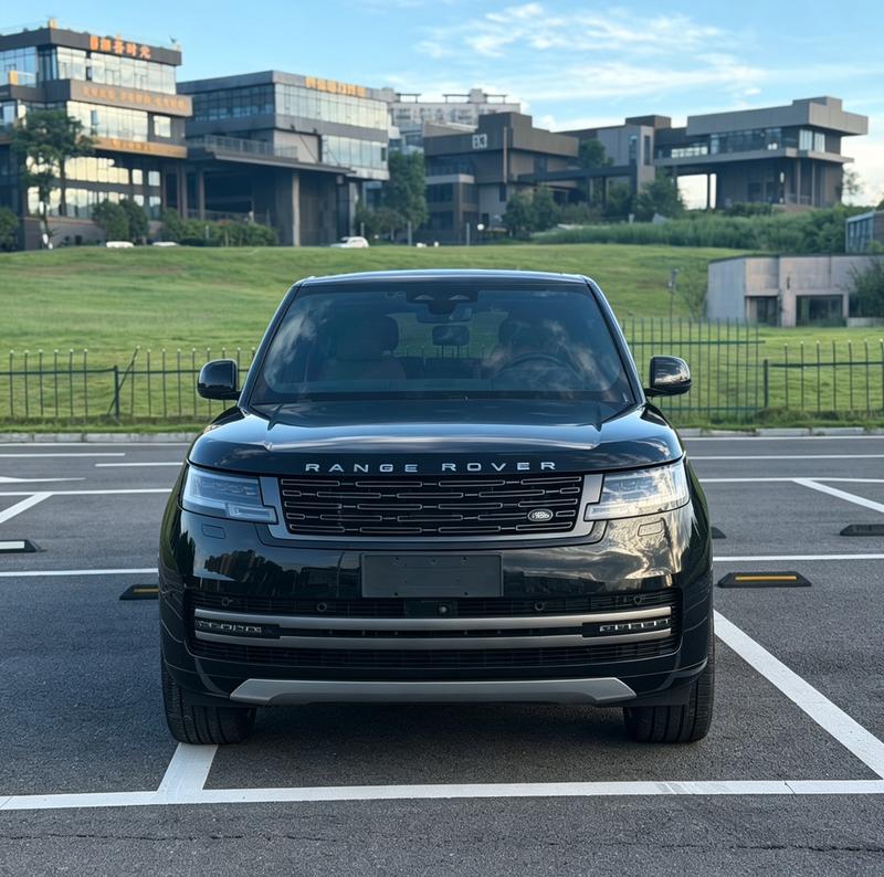 Land Rover Range Rover, 2023 — фото 2 из 11