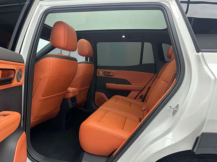 Toyota bZ3X, 2025 — фото 6 из 9