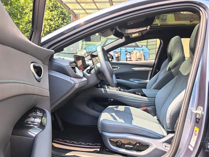 BYD Seal 06 GT, 2025 — фото 5 из 9