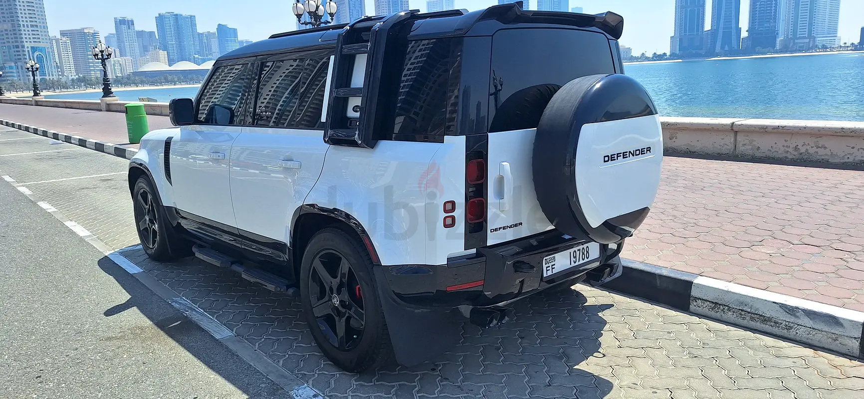 Land Rover Defender, 2024 — фото 8 из 10