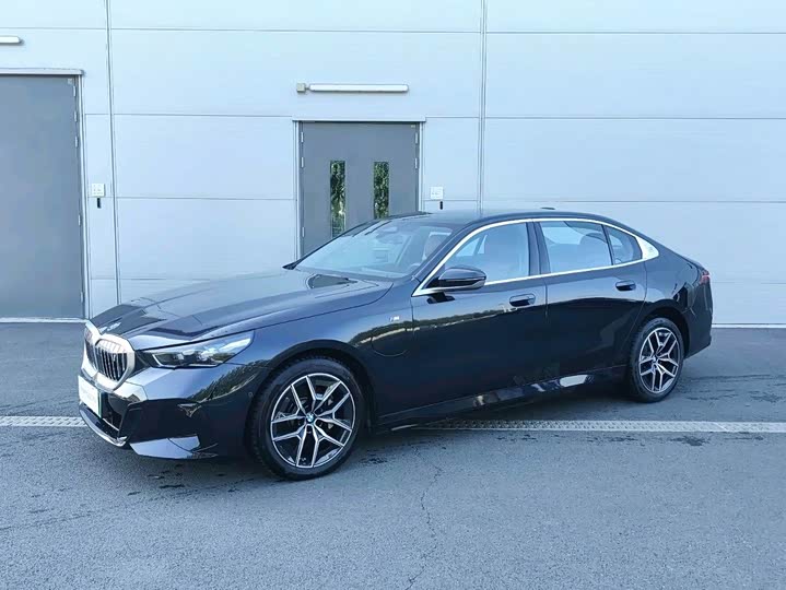 BMW i5, 2025 — купить в Костроме под ключ