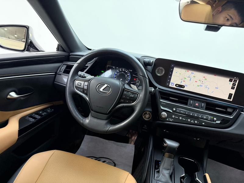 Lexus ES, 2023 — фото 10 из 12