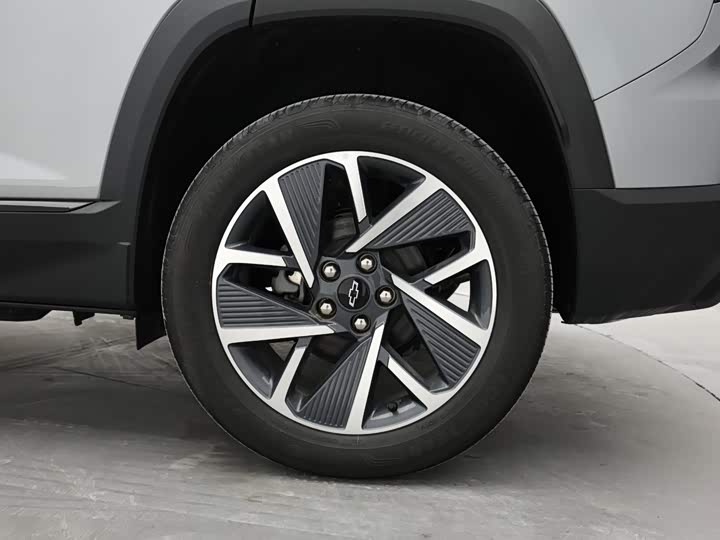 Chevrolet Equinox Plus, 2025 — фото 9 из 9