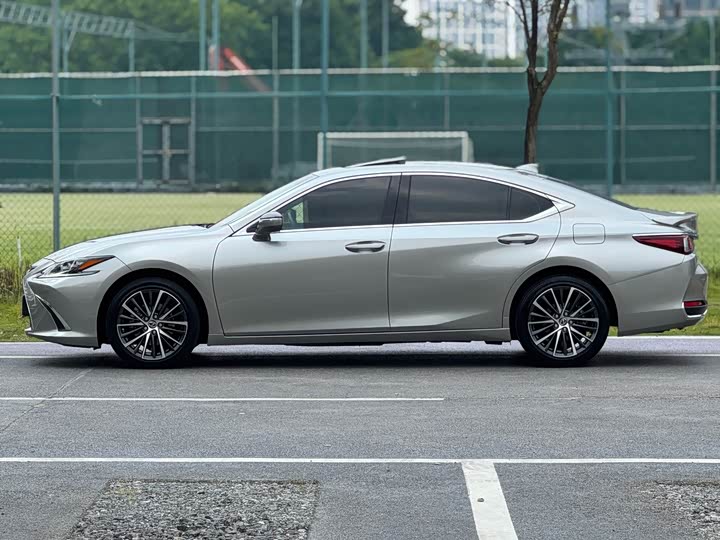 Lexus ES, 2022 — фото 3 из 9
