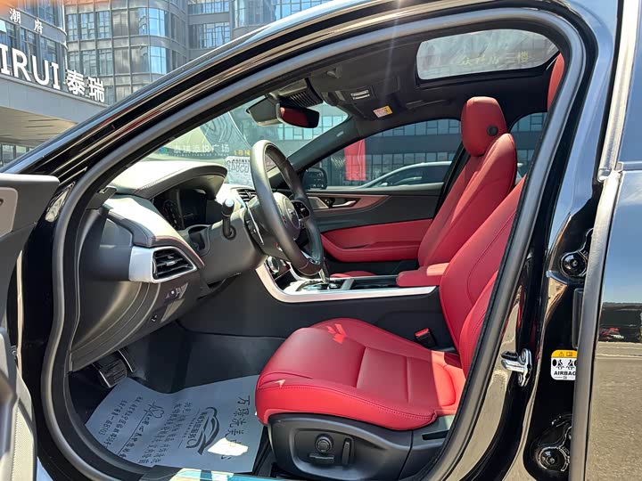 Jaguar XE L, 2025 — фото 8 из 9