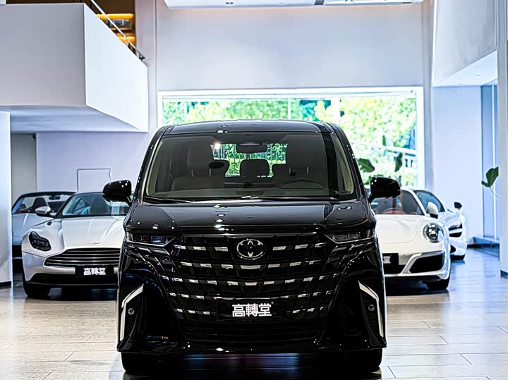 Toyota Alphard, 2025 — фото 2 из 9