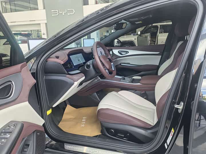 BYD Seal 07 DM-i Hybrid, 2024 — фото 3 из 9