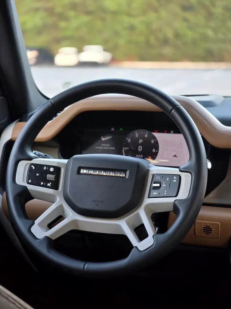 Land Rover Defender, 2025 — фото 9 из 10