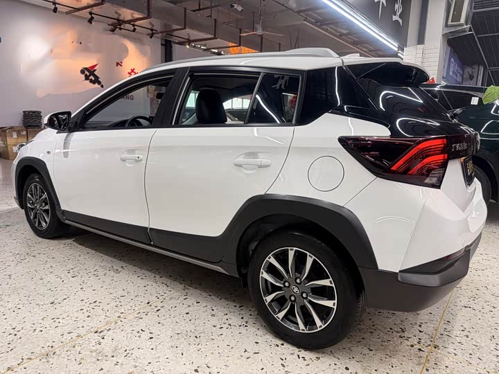 Toyota Yaris L Hatchback, 2022 — фото 6 из 9