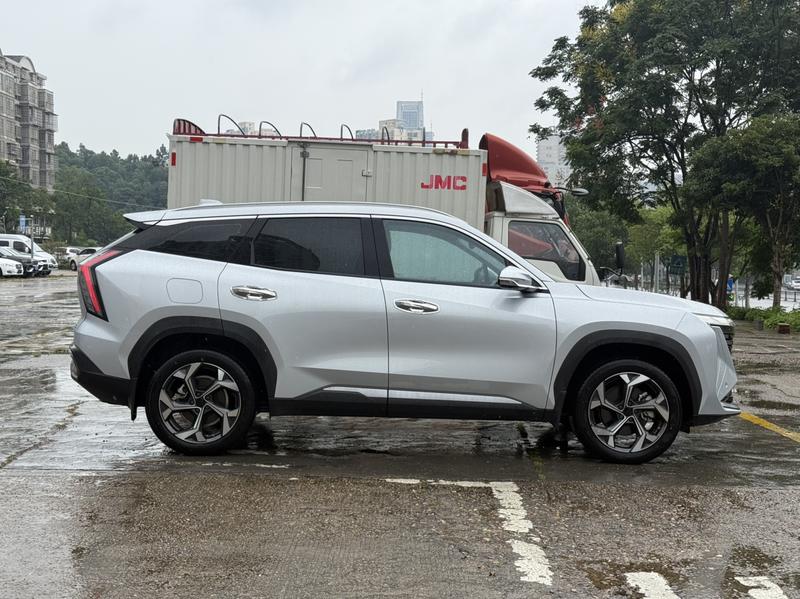 Geely Atlas L, 2023 — фото 7 из 12